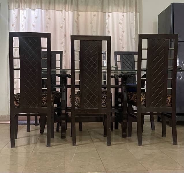 6 Chairs with glass table 0