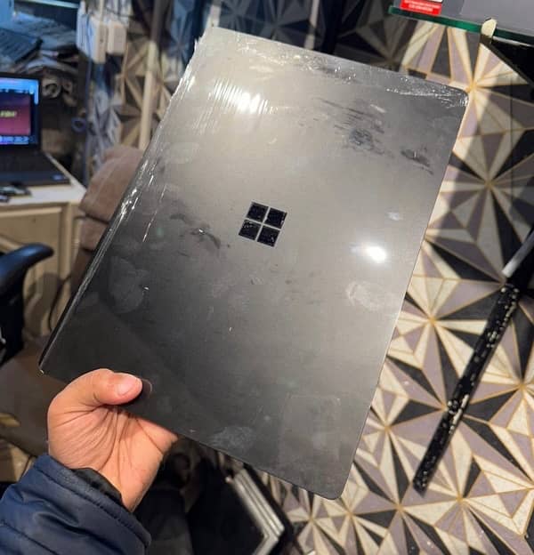 SURFACE LAPTOP 3 |  i7-10 TH Gen | 16 GB 512 GB SSD 4