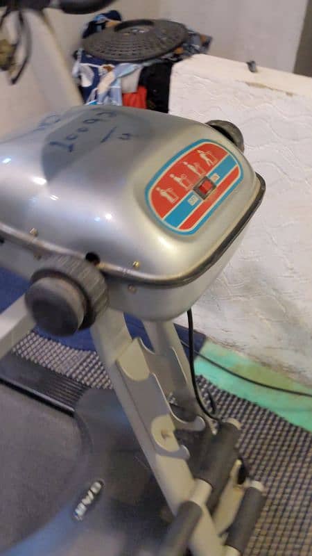 OMA Brand. . treadmill excellent condition 3