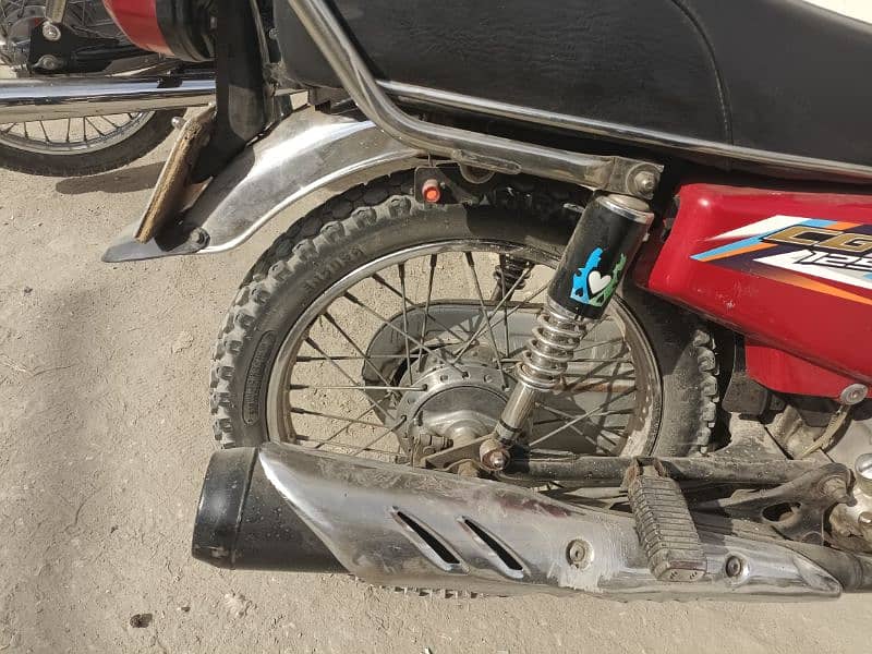 Honda 125 is Up for Sale in Perfect Condition 1