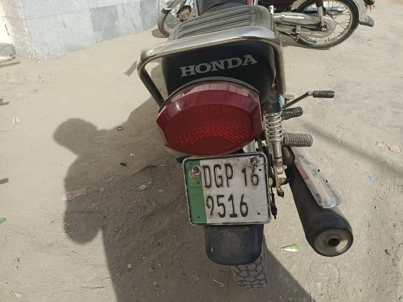 Honda 125 is Up for Sale in Perfect Condition 2