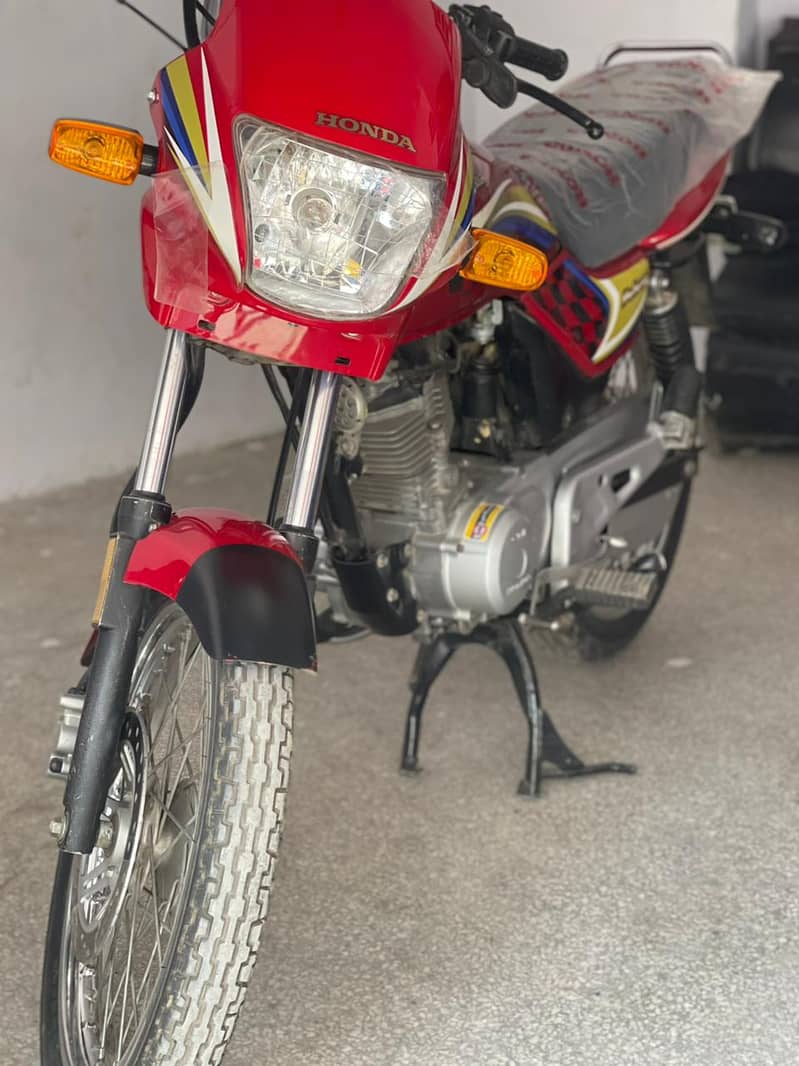 Honda CG 125 Deluxe 2015 0