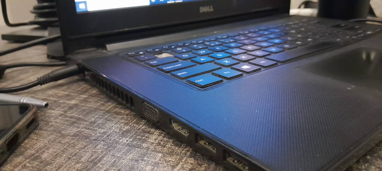 Dell Vostro 3468 | Core i7-7500U | 2.7GHz | 8 GM RAM | 500 GB SSD 2