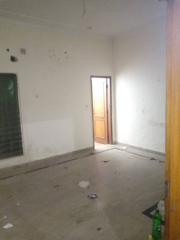 JOHAR TOWN BLOCK Q 5 MARLA LOWER PORTION FOR RENT 5