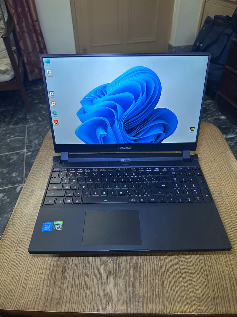 core i7 12th gen Aorus Gaming laptop nvidia RTX 3070 0