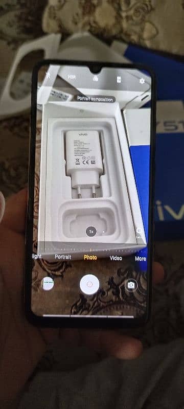 vivo y51 4/128 with box and original accessories 2