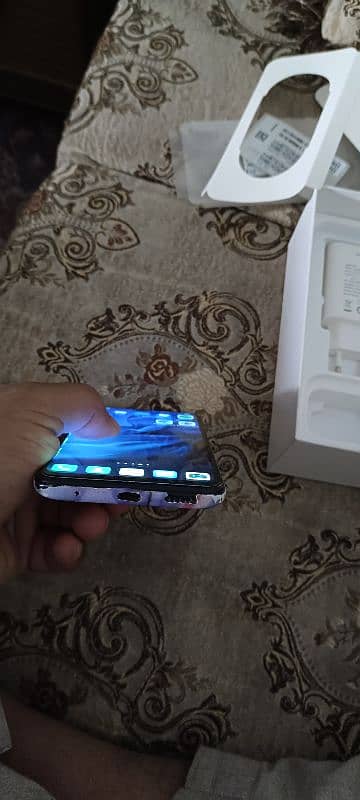 vivo y51 4/128 with box and original accessories 4