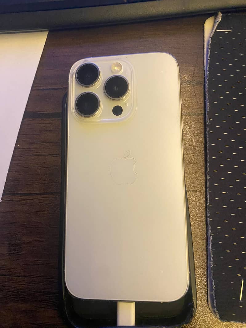 Apple iPhone 15 Pro 128gb JV 0