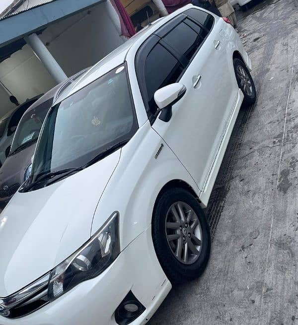 Toyota Corolla Axio 2014 1