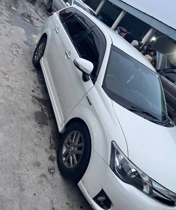 Toyota Corolla Axio 2014 2