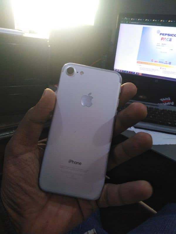 iPhone 7 Official PTA read description 4