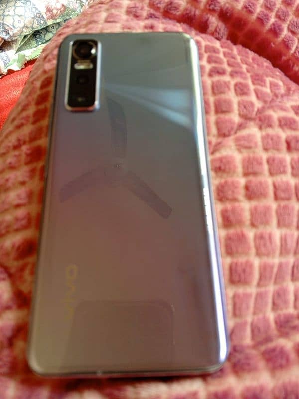 Vivo Y73s 3