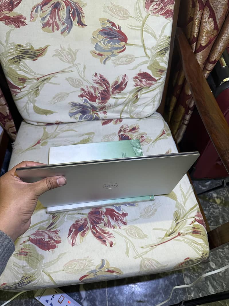 i7 13th gen Dell xps 15 9530 8