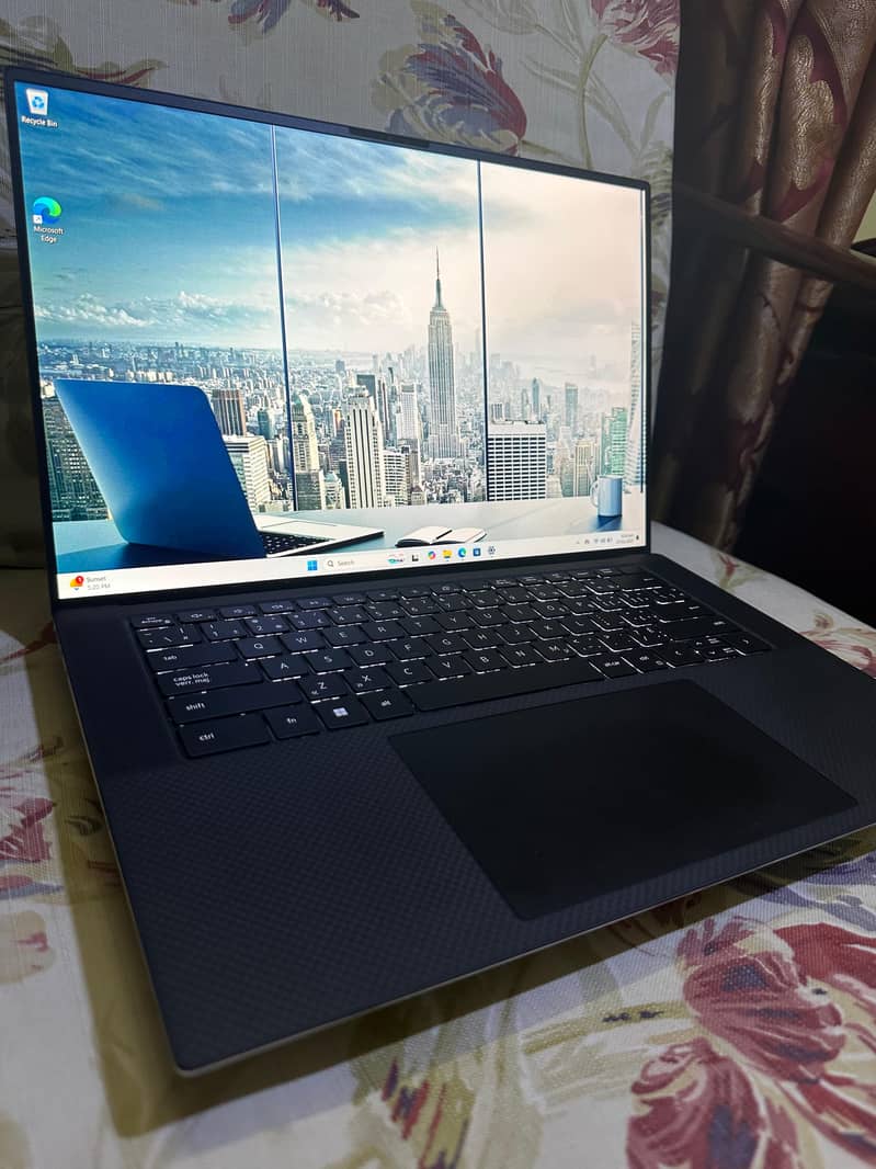 i7 13th gen Dell xps 15 9530 9