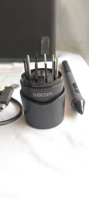 Wacom Intous 5 Pro Medium PH-651 Tablet with Wireless Kit. 2