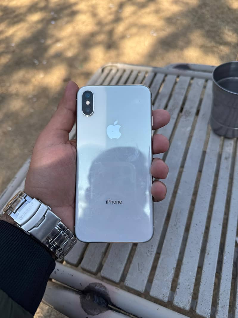 Apple iPhone X 4