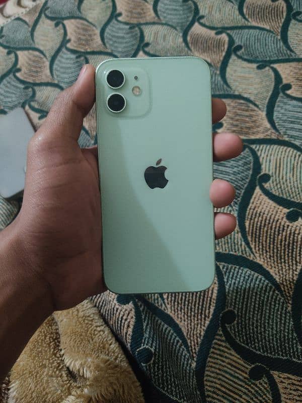 iPhone 12 Green colour 0