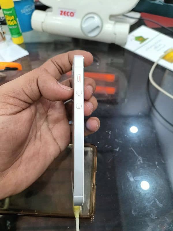 Iphone SE pin packed 3