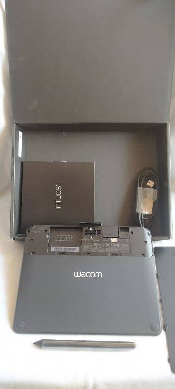 Wacom Intous Small CTH-490 Tablet. 3