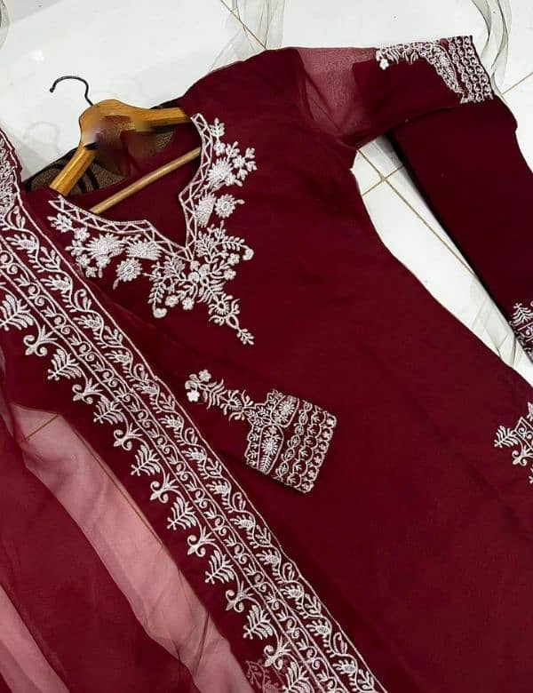 Elegant 3 Pcs Embroidered Organza Suit For Women 1