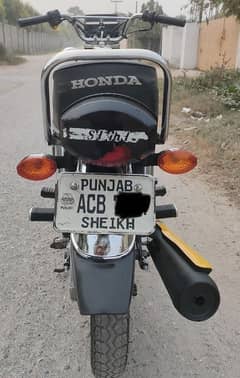 Honda 125 model 19 Good condition exchange possible