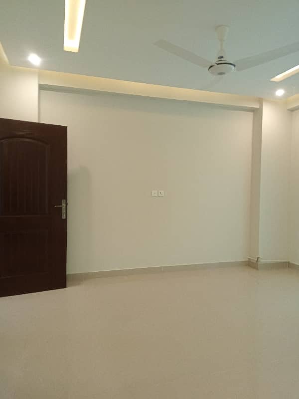 3 Bed Apartment Available for Sale in Askari 11 Lahore 7