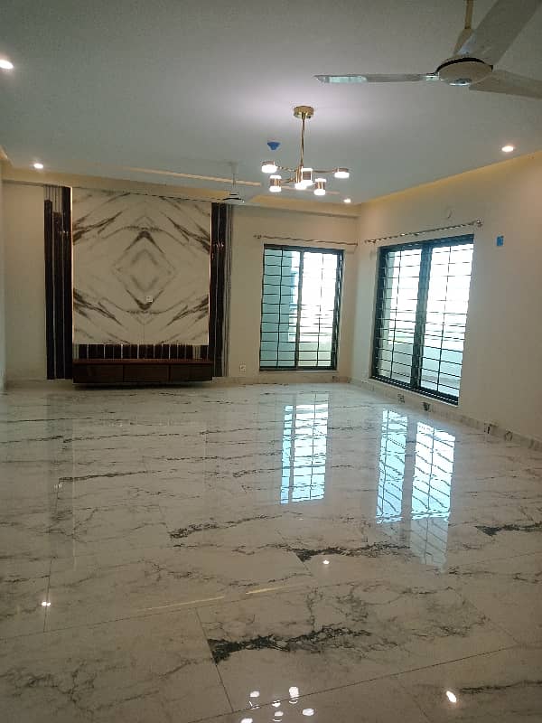 3 Bed Apartment Available for Sale in Askari 11 Lahore 10