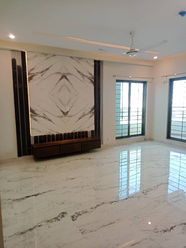 3 Bed Apartment Available for Sale in Askari 11 Lahore 13