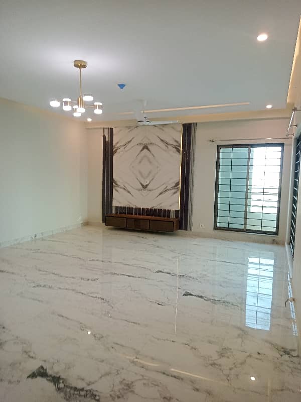 3 Bed Apartment Available for Sale in Askari 11 Lahore 18