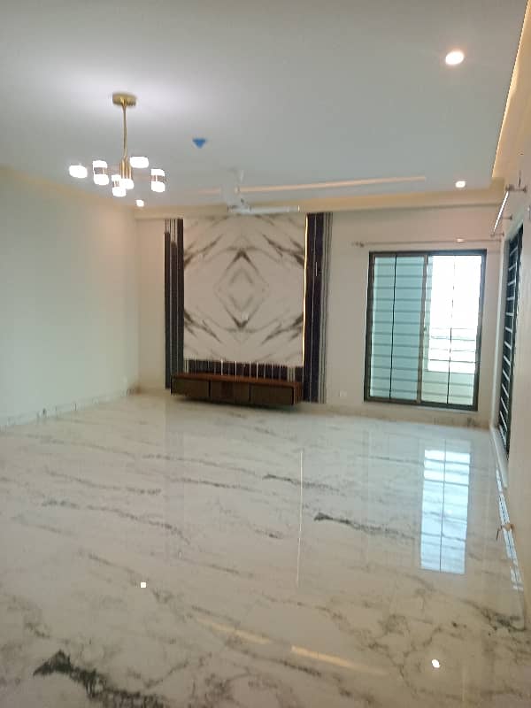 3 Bed Apartment Available for Sale in Askari 11 Lahore 24