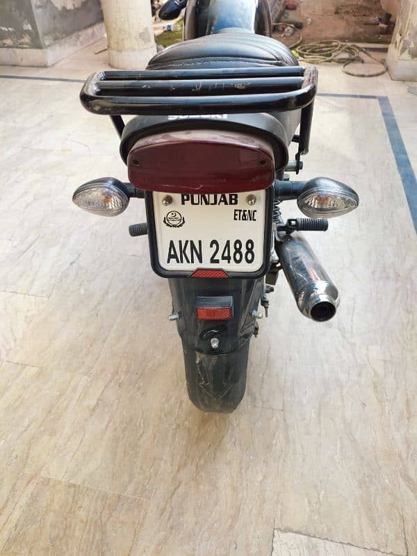 Suzuki GS150 2