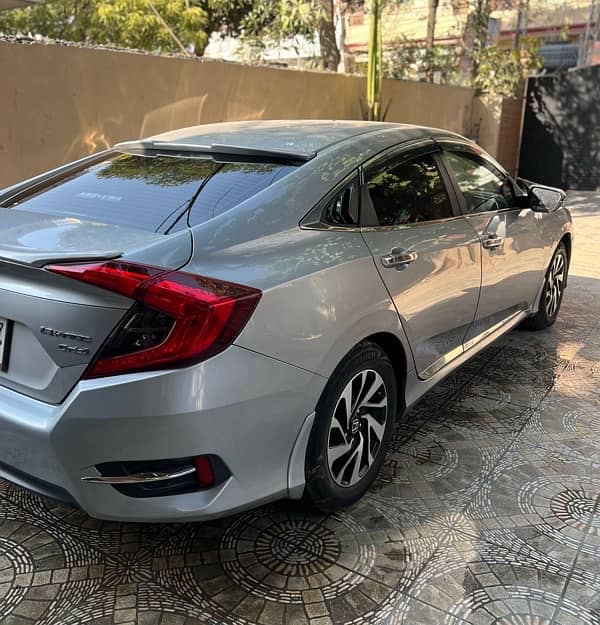 Honda Civic Oriel 2016 4