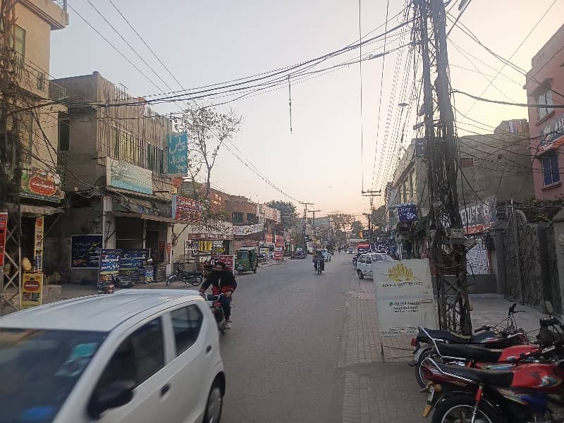 40 Marla Building For Grabs In Samanabad 2