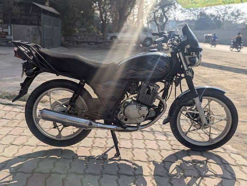 suzuki GS special Edition 150 5