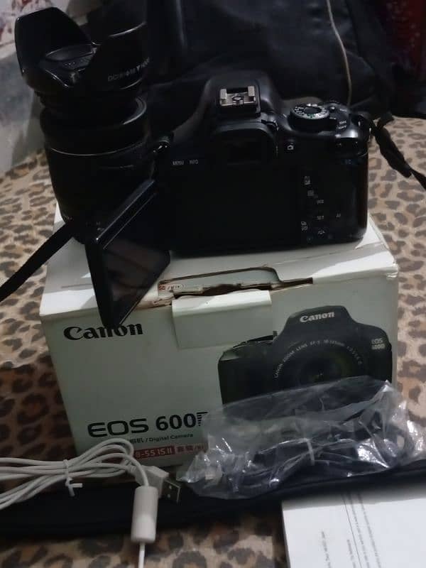 600d Canon DSLR with 18/55 /lense 5