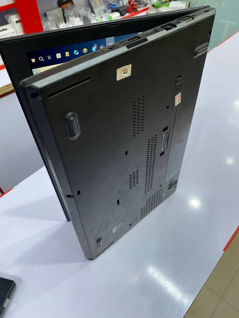 Lenovo Thinklpaid core i5 5th gen specs 8/128gb urgent sale 3165677624 1