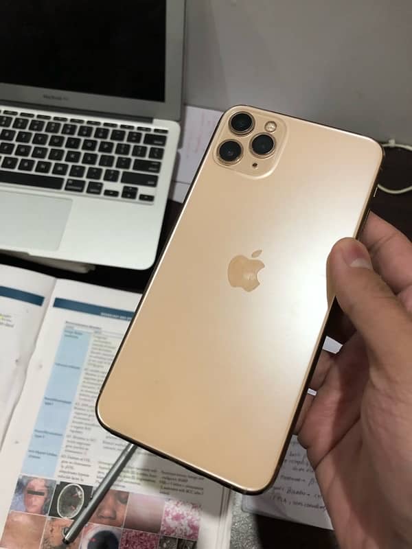 Iphone 11 Pro max 256gb Golden Non PTA exchnage possible 2