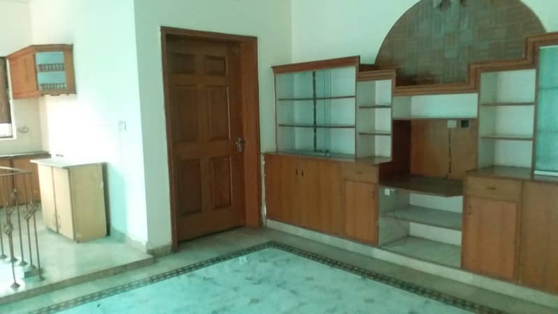 10 MARLA SLIGHTLY USED SINGLE STOREY HOUSE IS AVAILABLE FOR RENT ON TOP LOCATION OF WAPDA TOWN LAHORE 3