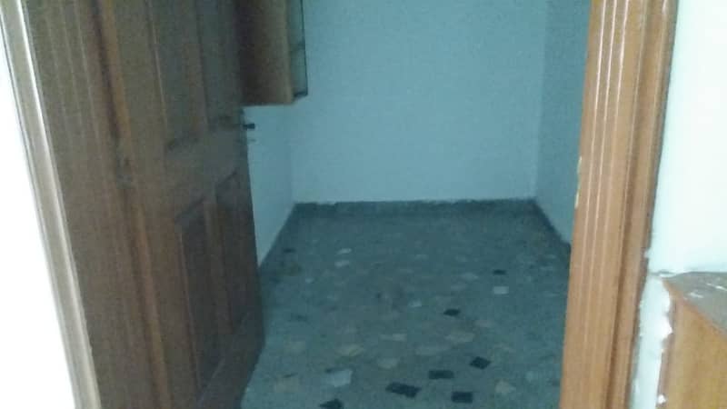 10 MARLA SLIGHTLY USED SINGLE STOREY HOUSE IS AVAILABLE FOR RENT ON TOP LOCATION OF WAPDA TOWN LAHORE 8