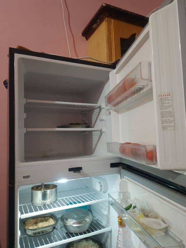 Dawlance Medium Fridge for Sale 4