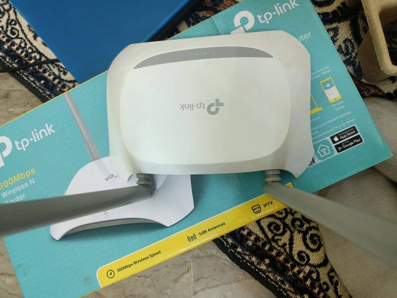 TP-Link 300Mbps Wireless Router | TL- WR840N 0