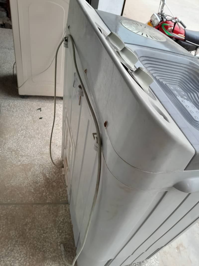 Haier Washing machine for sale. Contact number 03175720260. 4