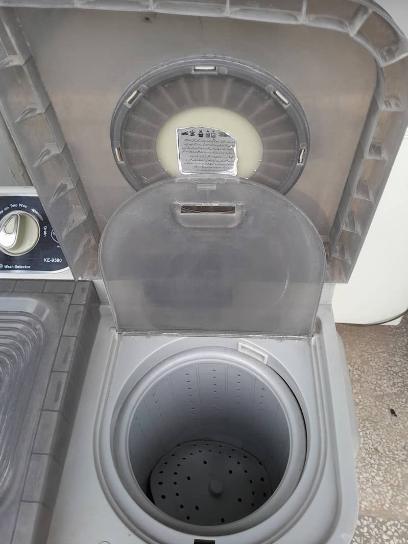 Haier Washing machine for sale. Contact number 03175720260. 6