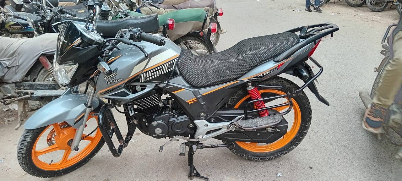 honda cb150f for sale in excellent condition 0