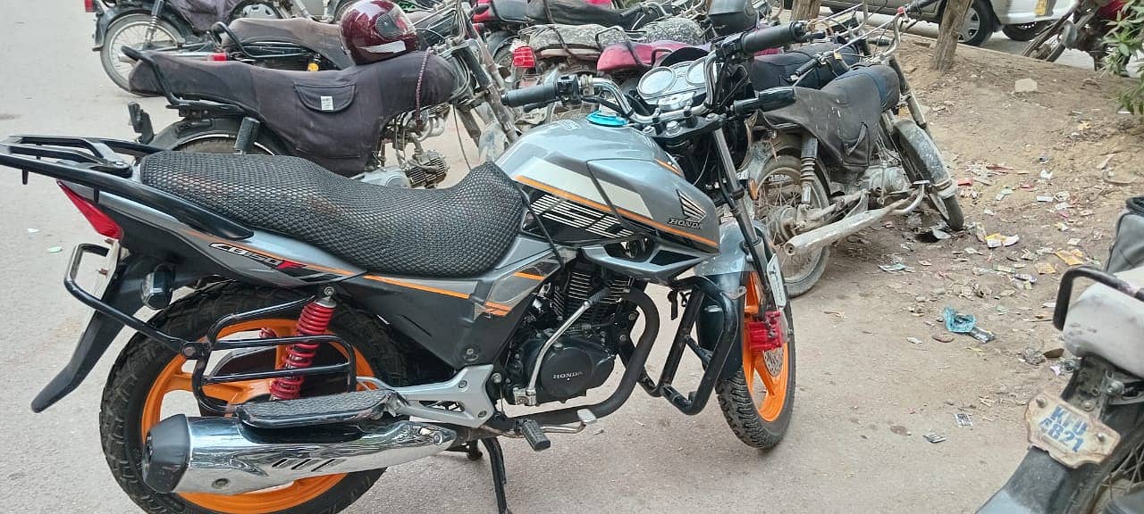 honda cb150f for sale in excellent condition 1