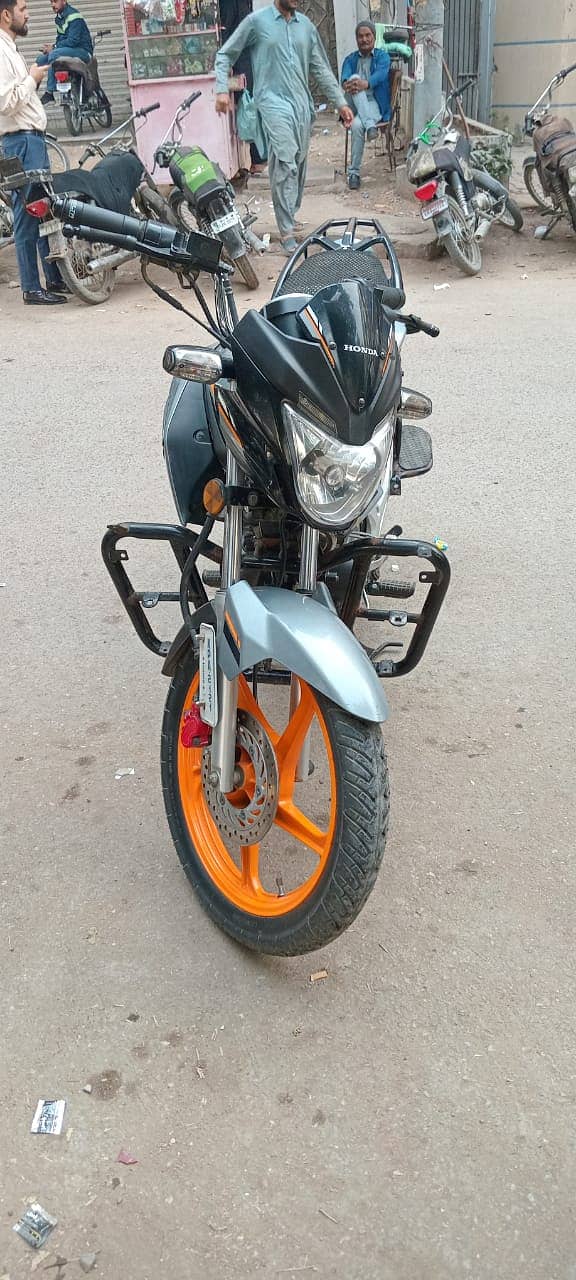 honda cb150f for sale in excellent condition 3