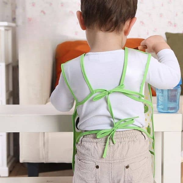 Waterproof Feeding Baby Bibs  Random Colours   *Rs 550/-* 2