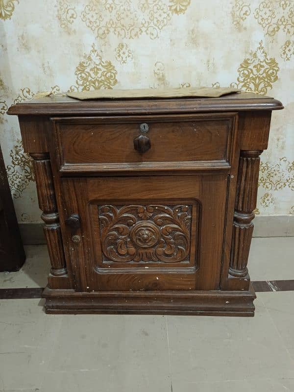 bed , dressing table, side tables 3