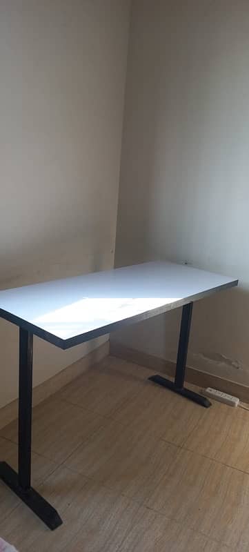 Modern Computer Table - Best Condition 7