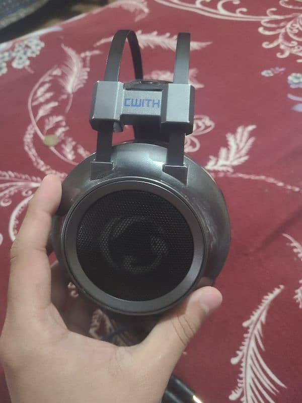 GHST400BK HEADPHONE 1